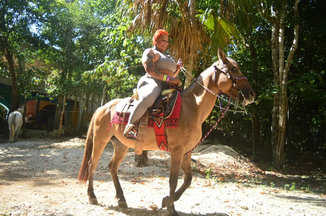 Cabalgata + dos cenotes